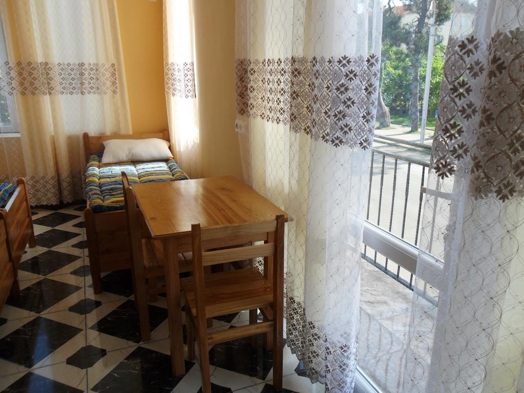 Guest House Nika Kobuleti Extérieur photo
