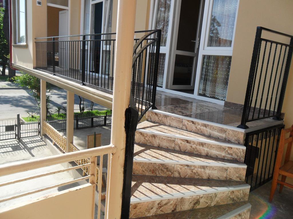 Guest House Nika Kobuleti Extérieur photo