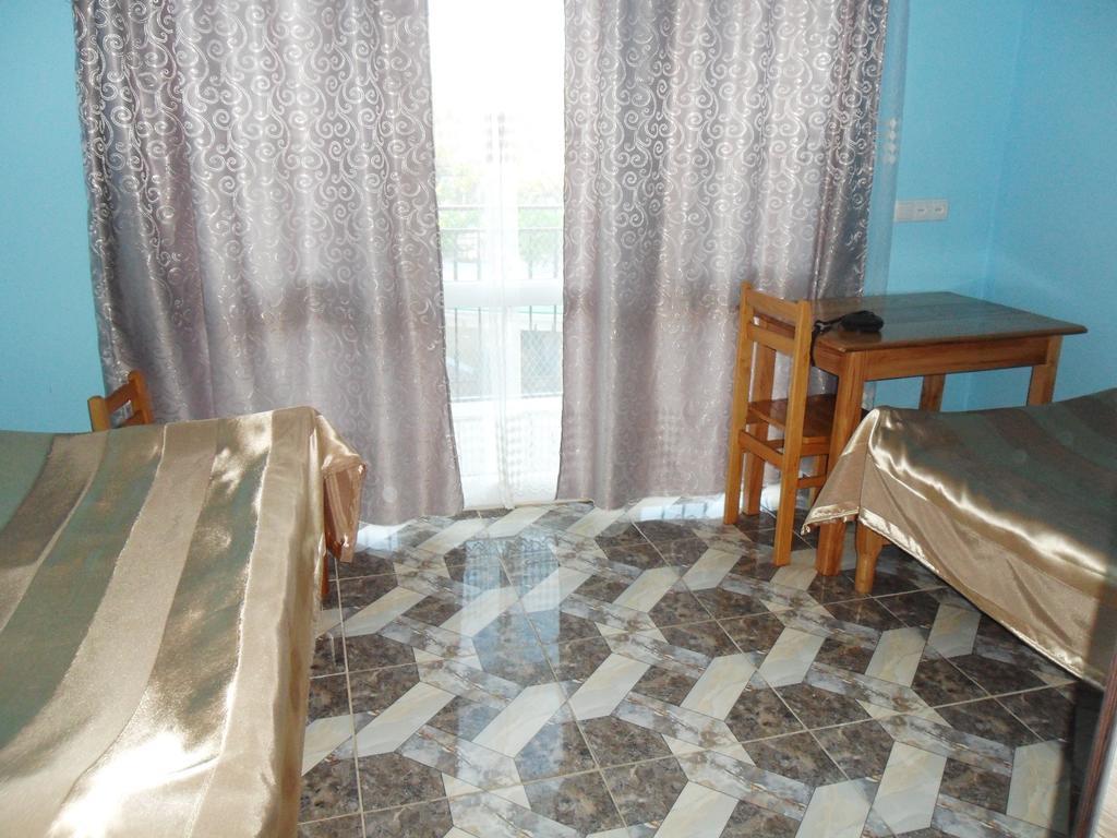 Guest House Nika Kobuleti Extérieur photo