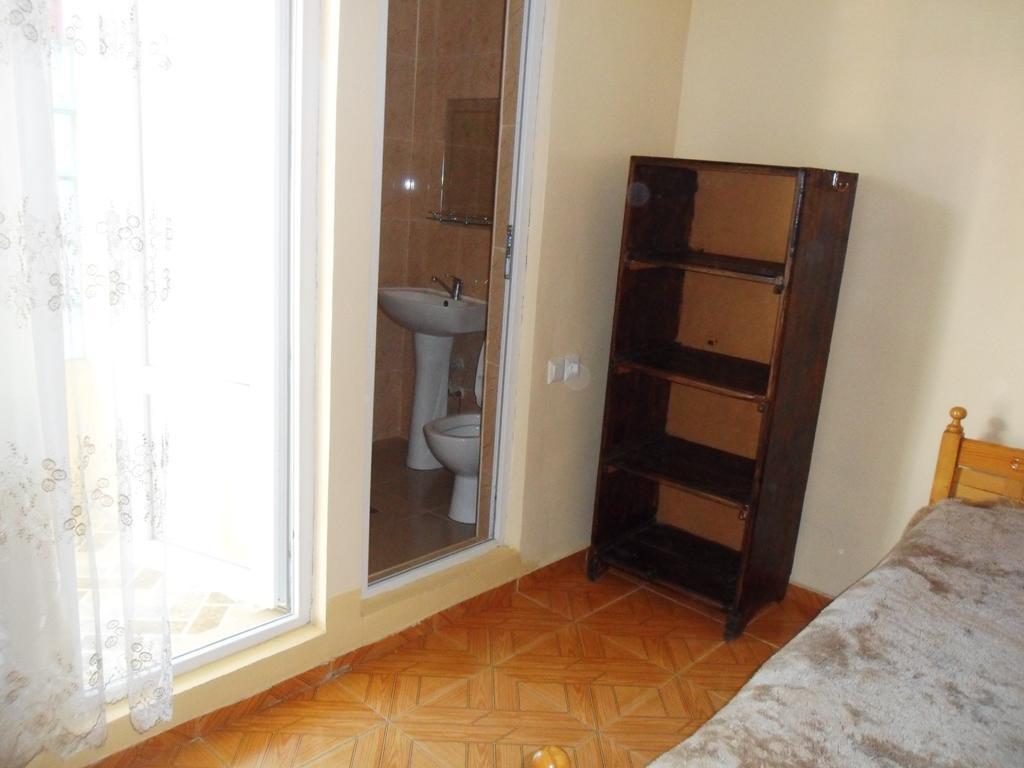 Guest House Nika Kobuleti Extérieur photo