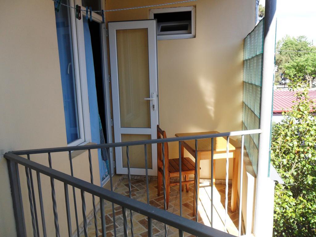 Guest House Nika Kobuleti Extérieur photo