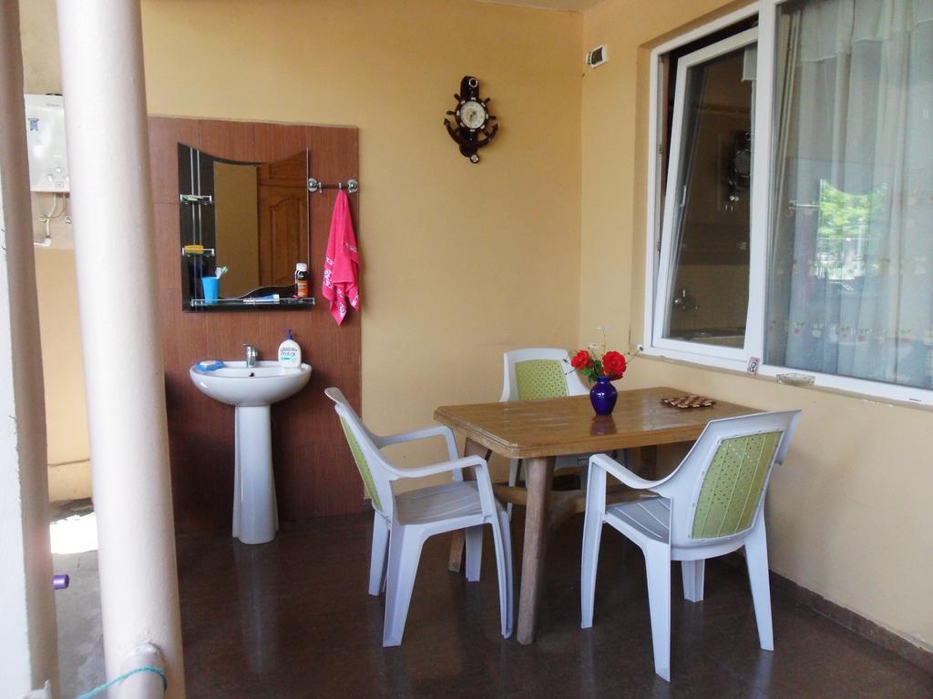 Guest House Nika Kobuleti Extérieur photo