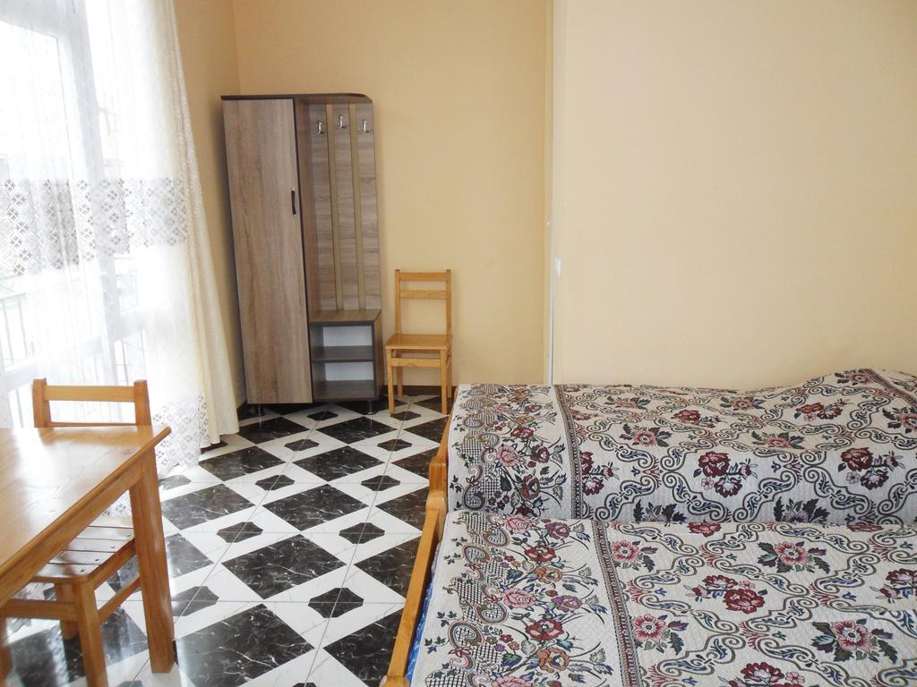 Guest House Nika Kobuleti Extérieur photo