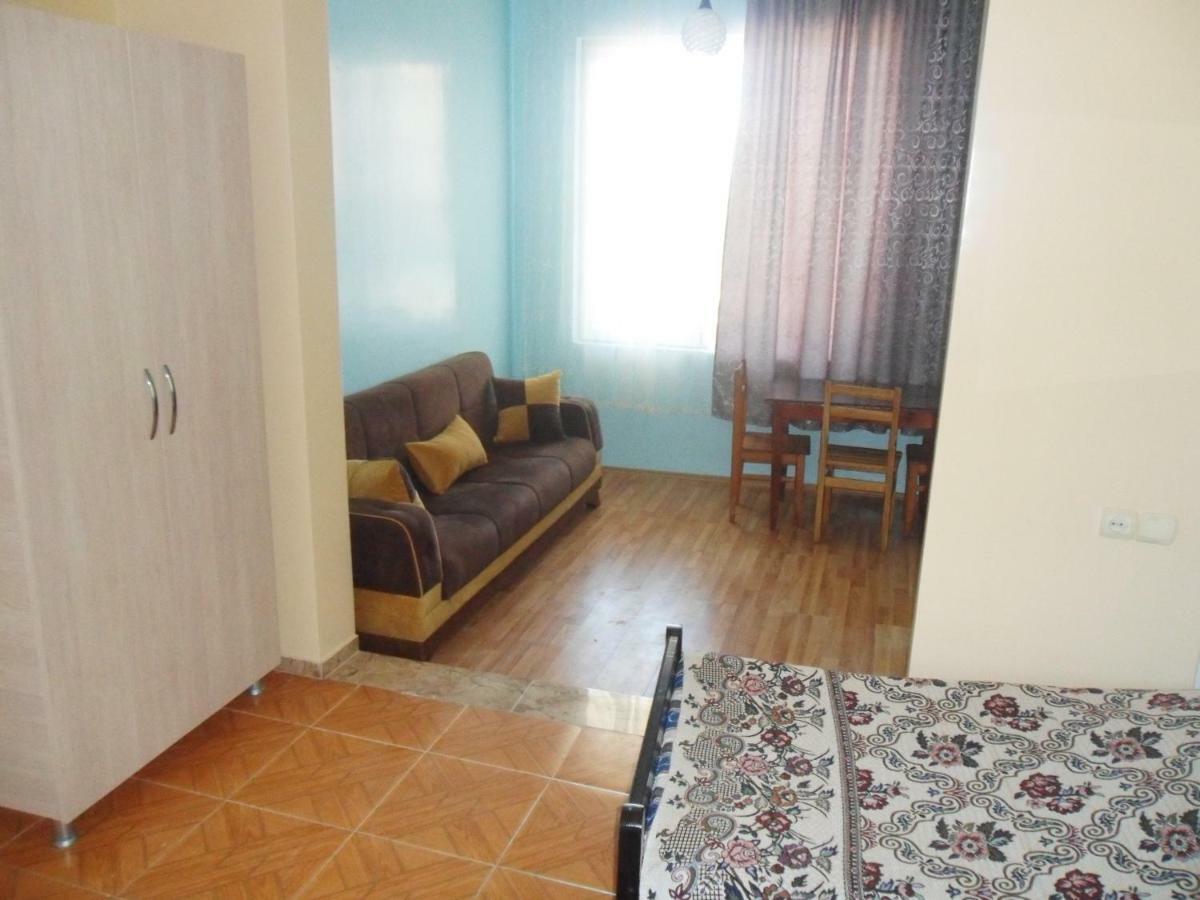 Guest House Nika Kobuleti Extérieur photo