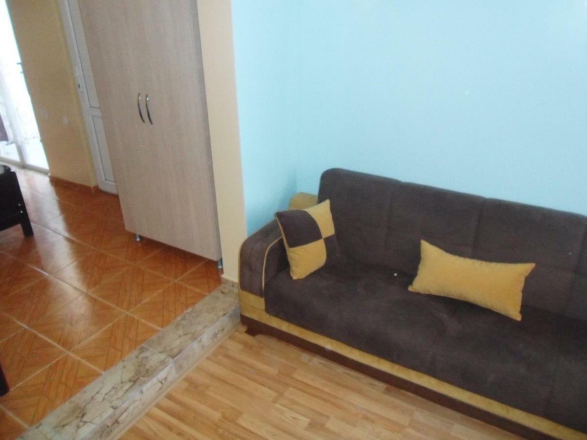 Guest House Nika Kobuleti Extérieur photo