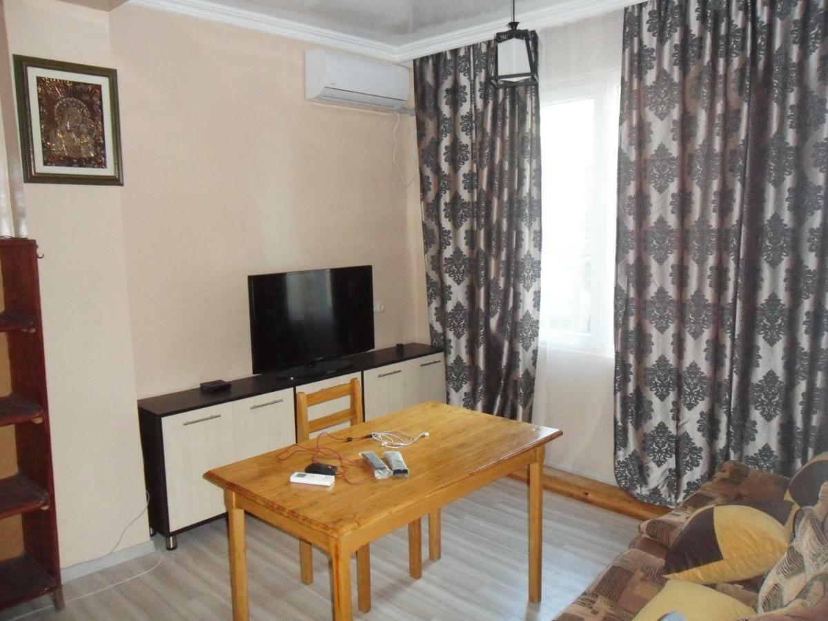 Guest House Nika Kobuleti Extérieur photo